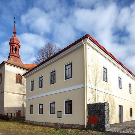 Penzion Fara Pod Milesovkou Velemin Exterior photo