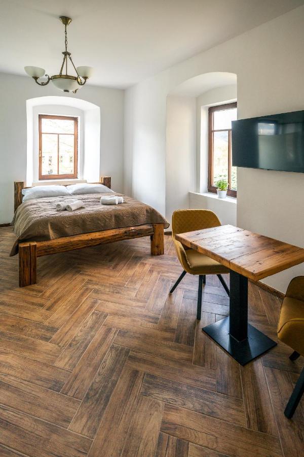 Penzion Fara Pod Milesovkou Velemin Exterior photo