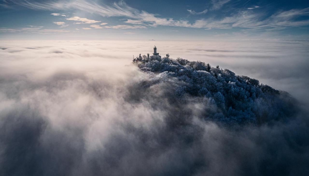 Penzion Fara Pod Milesovkou Velemin Exterior photo